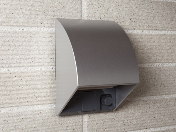 balcony ・ terrace ・ Private garden.  [Waterproof outlet] Installation to counter the lower part of the slop sink. This is useful, such as the use of gardening of lighting and vacuum cleaners (same specifications)