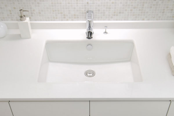 Bathing-wash room.  [Bathroom vanity] Vanity has adopted the artificial stone basin counter which is excellent in durability (same specifications)