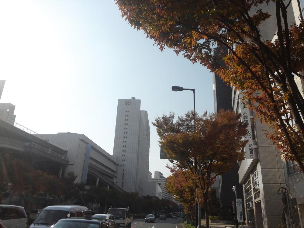 Other local. It is a good location of a 3-minute walk from Kintetsu Department Store!