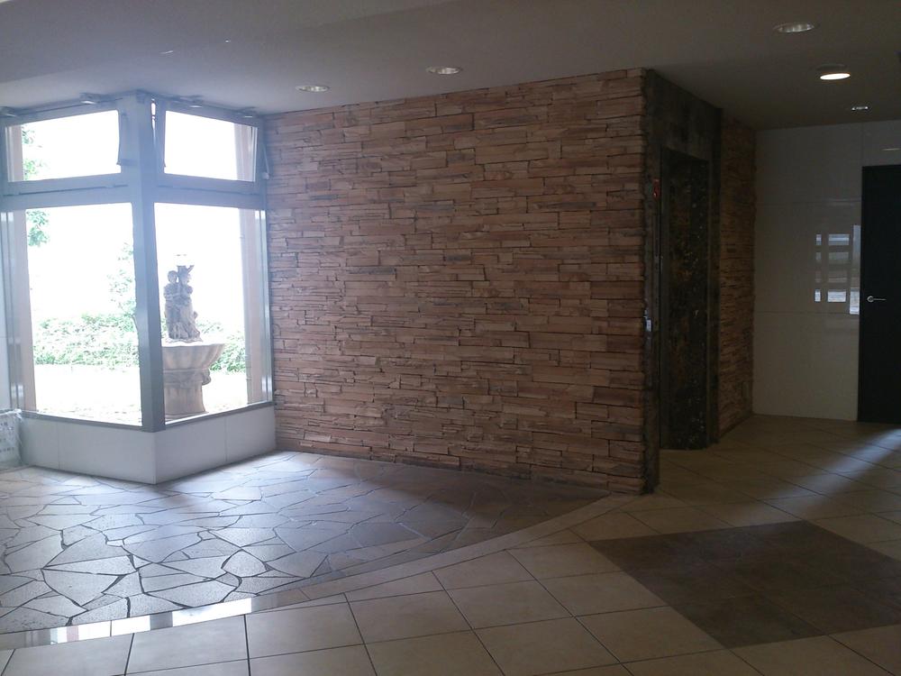 lobby. Common areas / elevator hall
