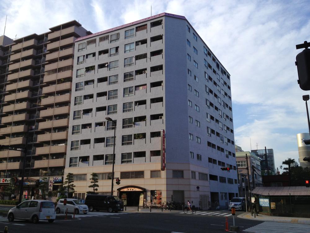 Local appearance photo. This apartment of firm structure.