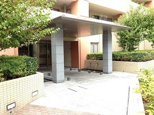 Entrance. Common areas