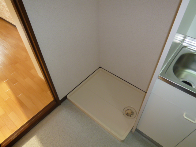 Other room space. Is Indoor Laundry Area ☆