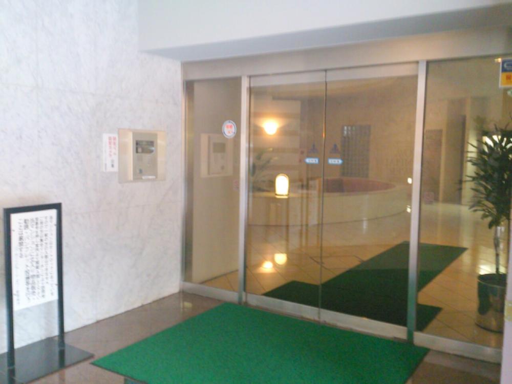 Entrance. Local (11 May 2013) Shooting