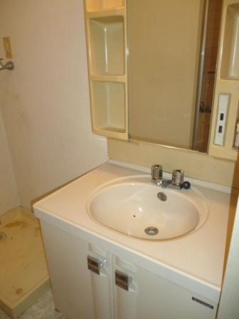 Wash basin, toilet. Vanity (September 2013) Shooting