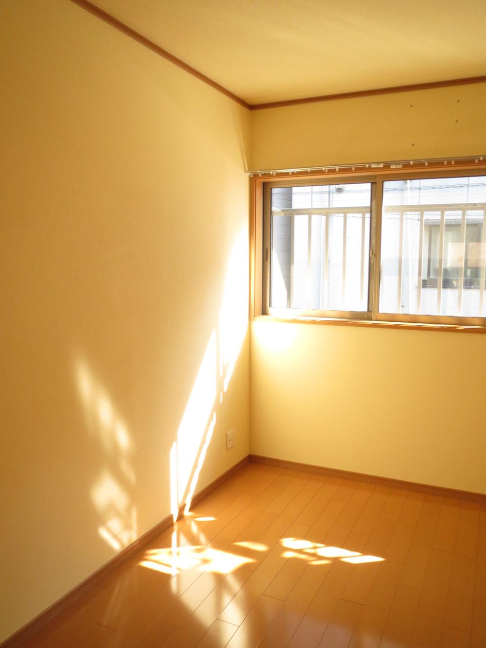 Non-living room. Second floor: Western-style about 4.75 Pledge