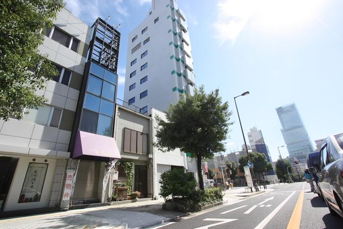 Local photos, including front road. Local photo of the entire road (Abenobashi Terminal Building)