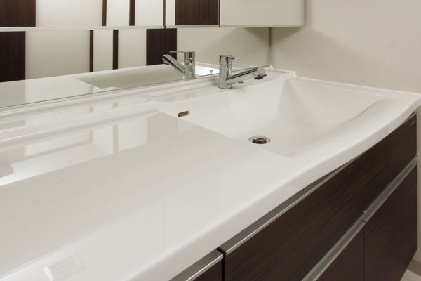 Bathing-wash room.  [Counter-integrated basin bowl] And seamless beauty, So that the accessory is put on the counter part, It is integral bowl position has been devised (same specifications)