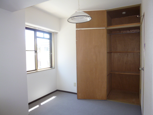 Other room space. Also good positive hit of Western-style 6 quires ☆