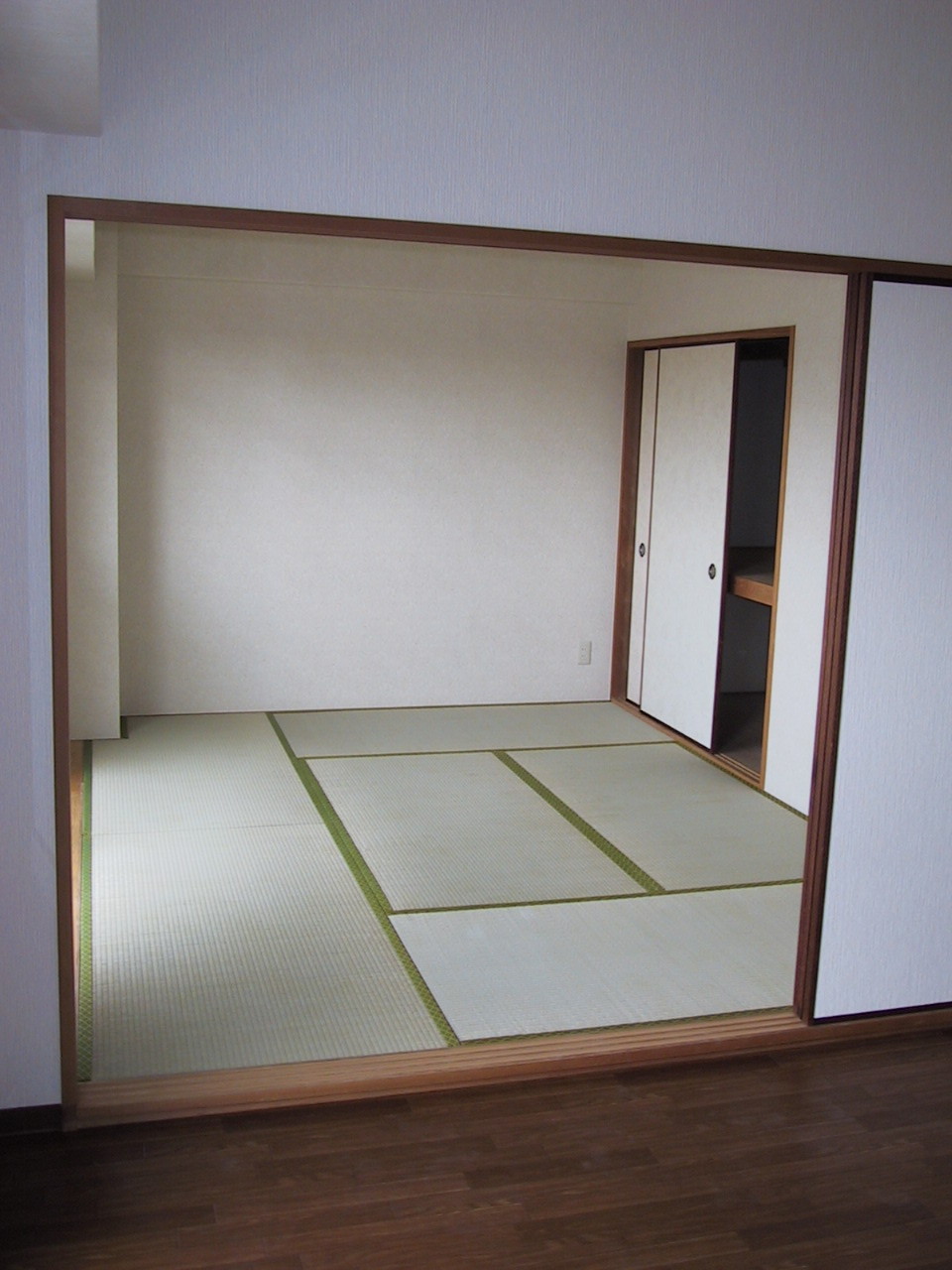 Kitchen. Japanese style room