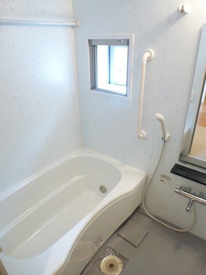 Bath. Bathroom with Reheating bathroom dryer