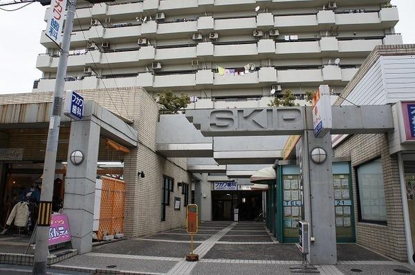 Other. A busy morning, even happy station 4 minutes walk!