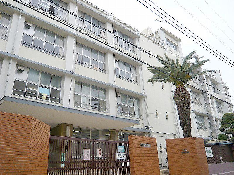 Primary school. Osaka Municipal Ibarata to Nishi Elementary School 337m