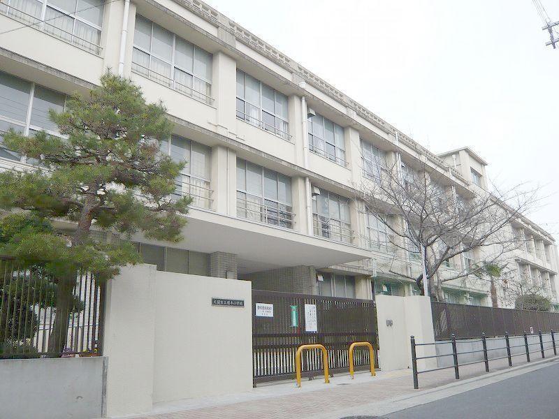 Primary school. 960m to Osaka City Enomoto Elementary School