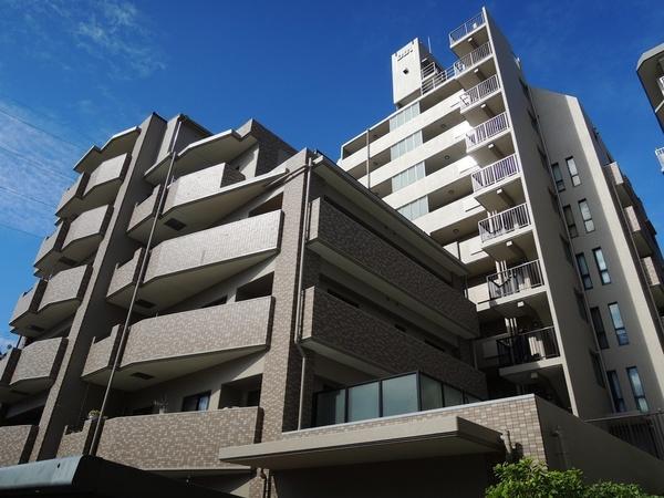Local appearance photo. Stylish apartment tiled.
