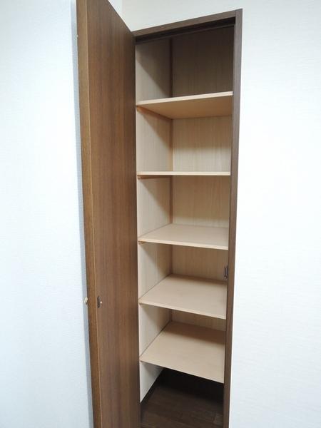 Receipt. Storage of living.