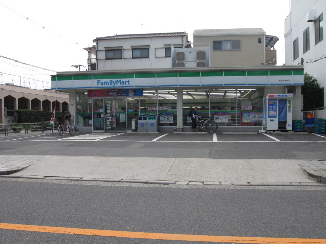 Convenience store. FamilyMart Matsutaomiya store up (convenience store) 682m