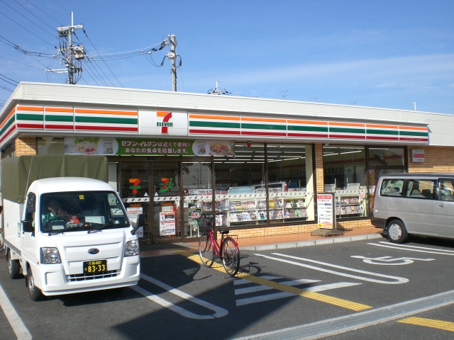 Convenience store. 430m to Seven-Eleven Osaka Tsurumi Ryokuchi store (convenience store)