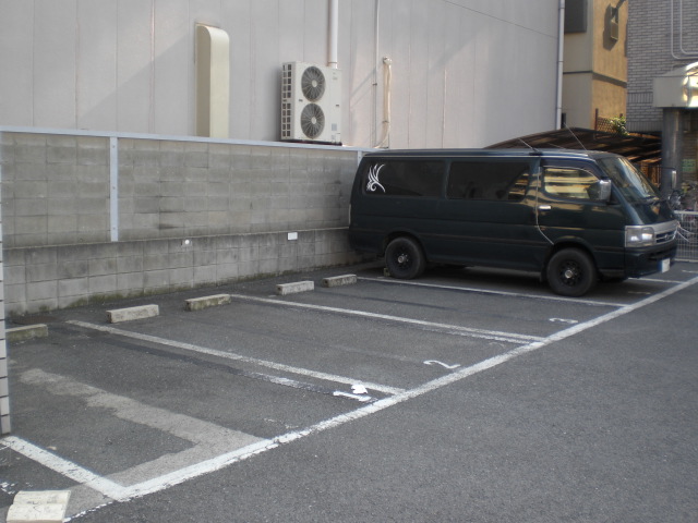 Parking lot. Site is 15000 yen