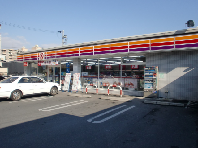 Convenience store. Circle K Tsurumi sundry 1-chome to (convenience store) 325m