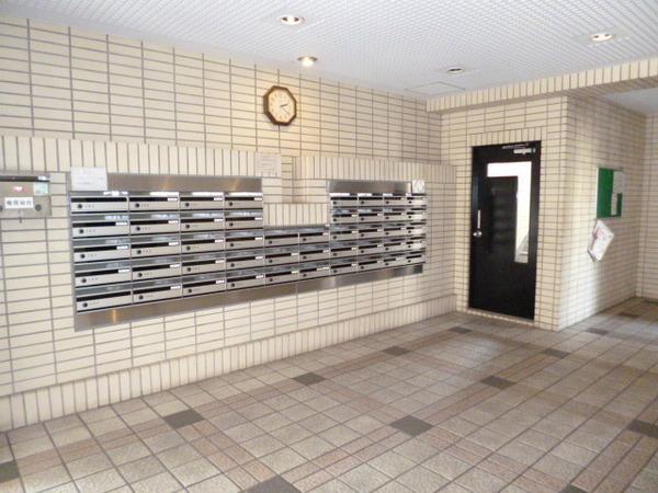 Entrance.  ☆ There is set post