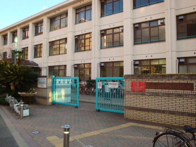 Primary school. 646m to Osaka Municipal Tsurumi Minami Elementary School