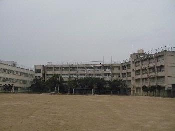 Junior high school. Higashi Osaka Municipal pilfered junior high school (junior high school) up to 1006m