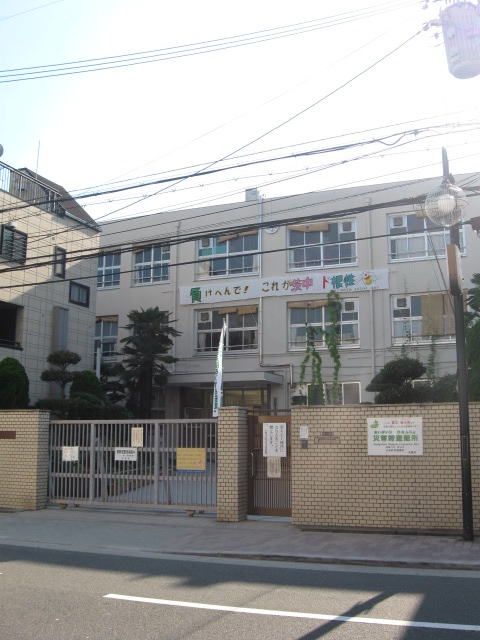 Junior high school. 657m to Osaka City Tatsuibara Tanaka school (junior high school)