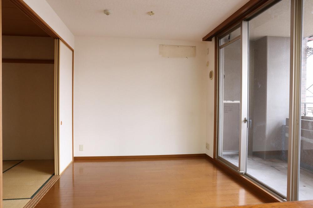 Living. 2013 October shooting