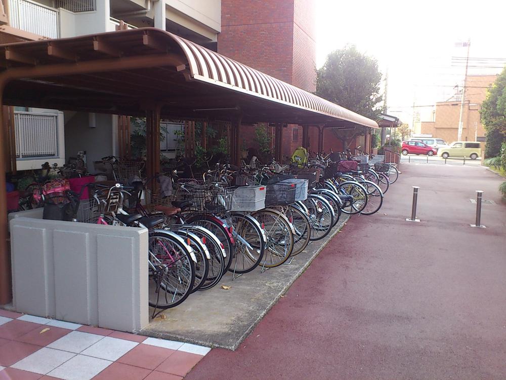 Other common areas. Organized bicycle parking