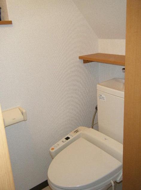 Toilet. It is clean of easy to state-of-the-art bidet with toilet! 