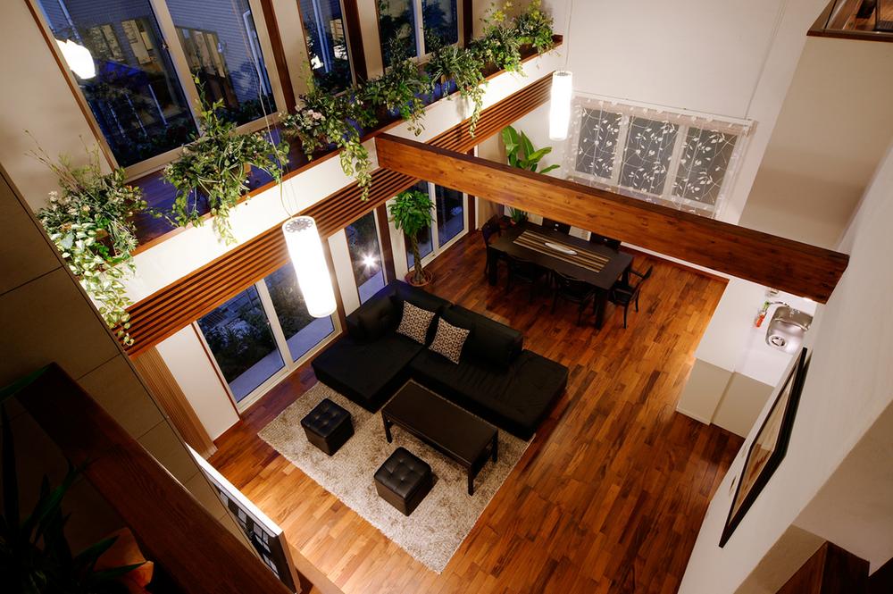 Other Equipment. Is an image of the acquisition between the atrium.