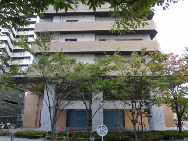 Entrance. Local (11 May 2013) Shooting