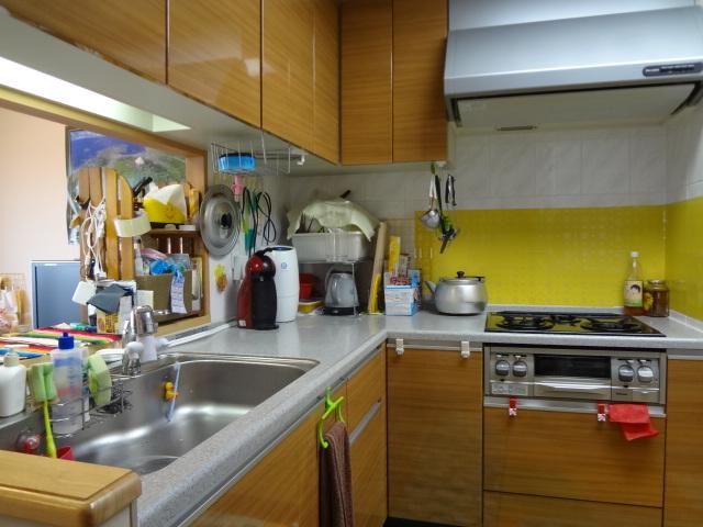 Kitchen. Indoor (11 May 2013) Shooting (furniture, etc. of the photo are not included in the sale price)