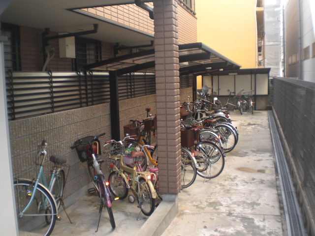 Other common areas. Bicycle-parking space! 