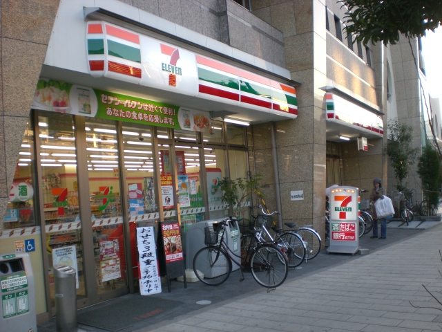 Convenience store. Seven-Eleven Osaka Tsurumi 3-chome up (convenience store) 250m