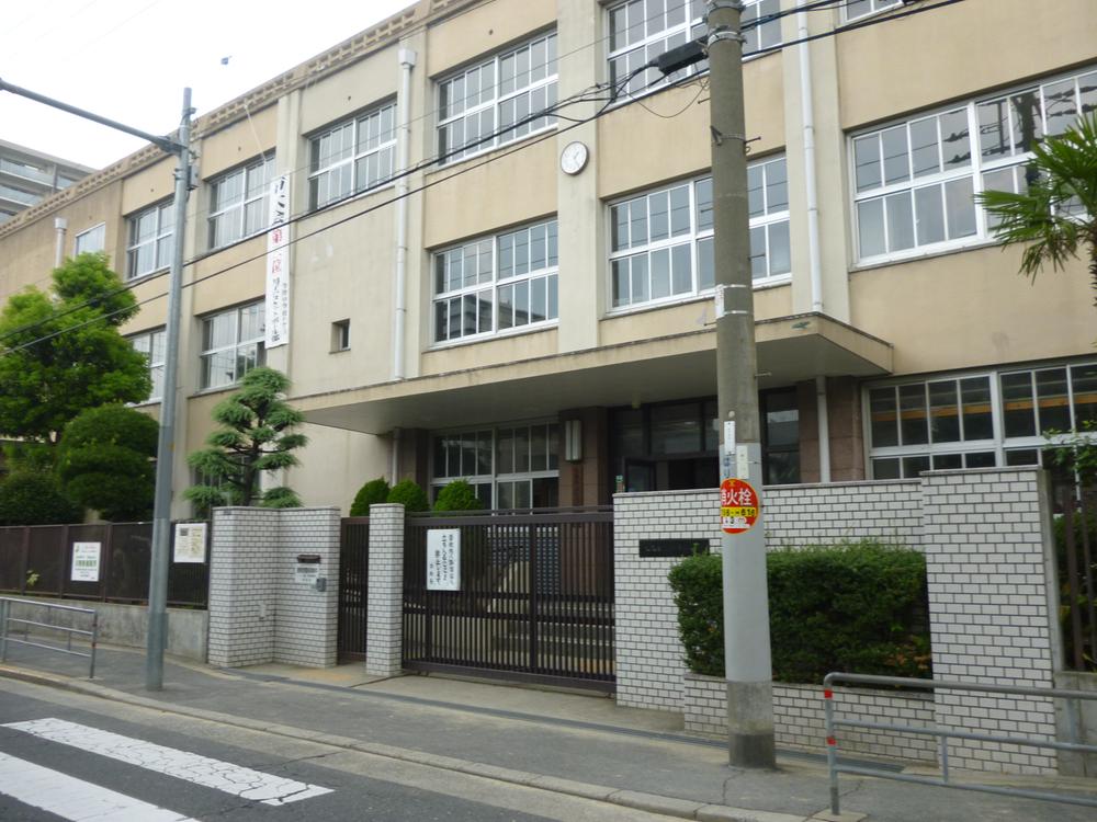 Junior high school. Imazu 470m until junior high school