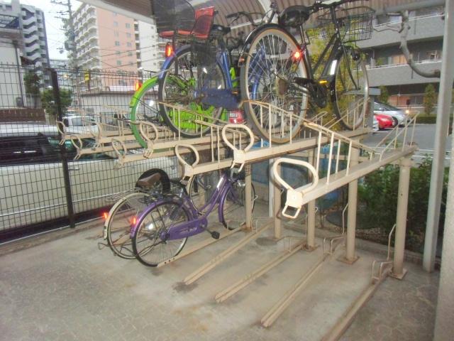 Other. Plenty of storage