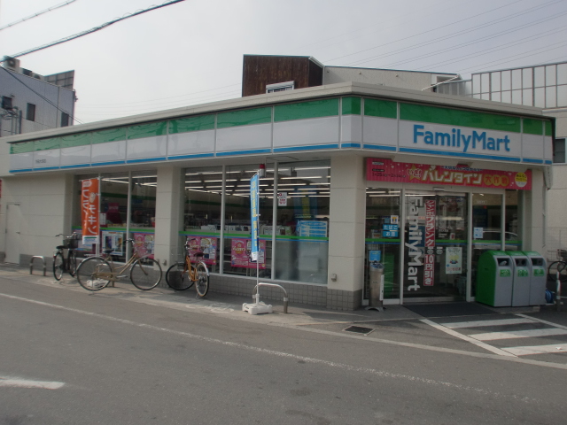 Convenience store. FamilyMart Matsutaomiya store up (convenience store) 638m