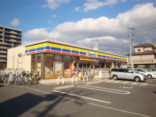 Convenience store. MINISTOP Osaka Imazukita 5-chome up (convenience store) 749m