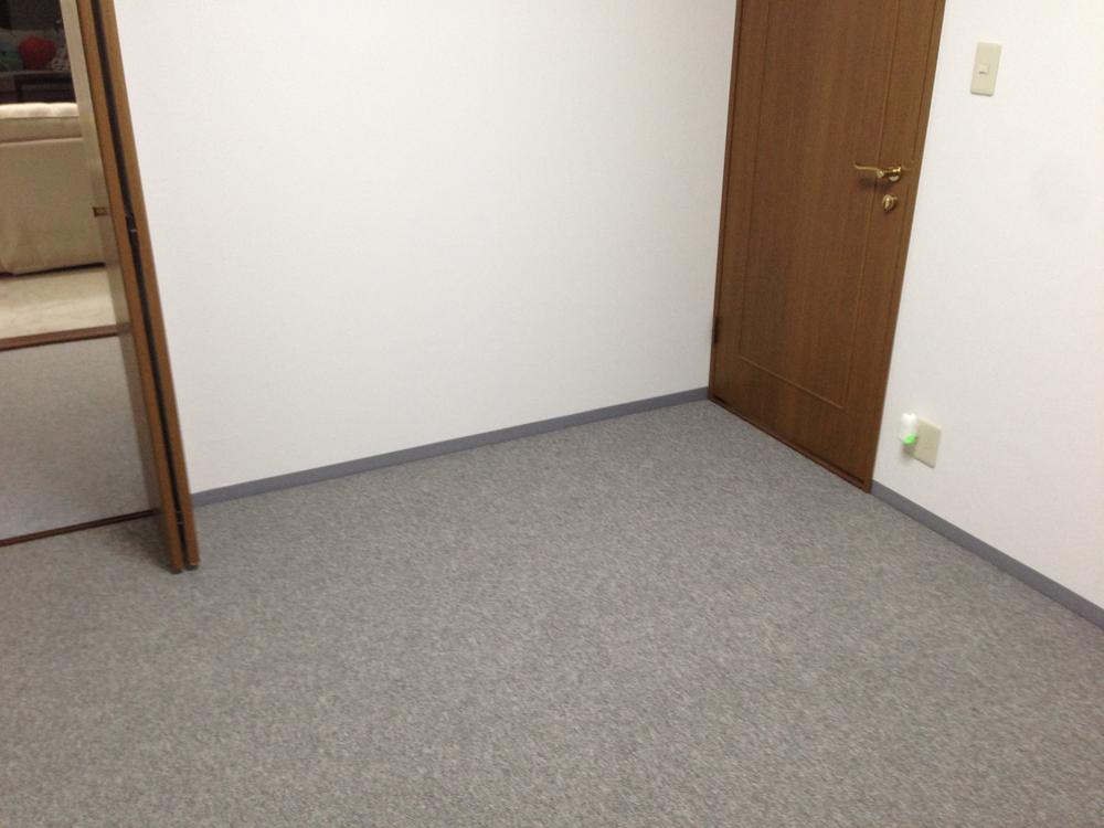 Non-living room. Indoor (12 May 2012) shooting