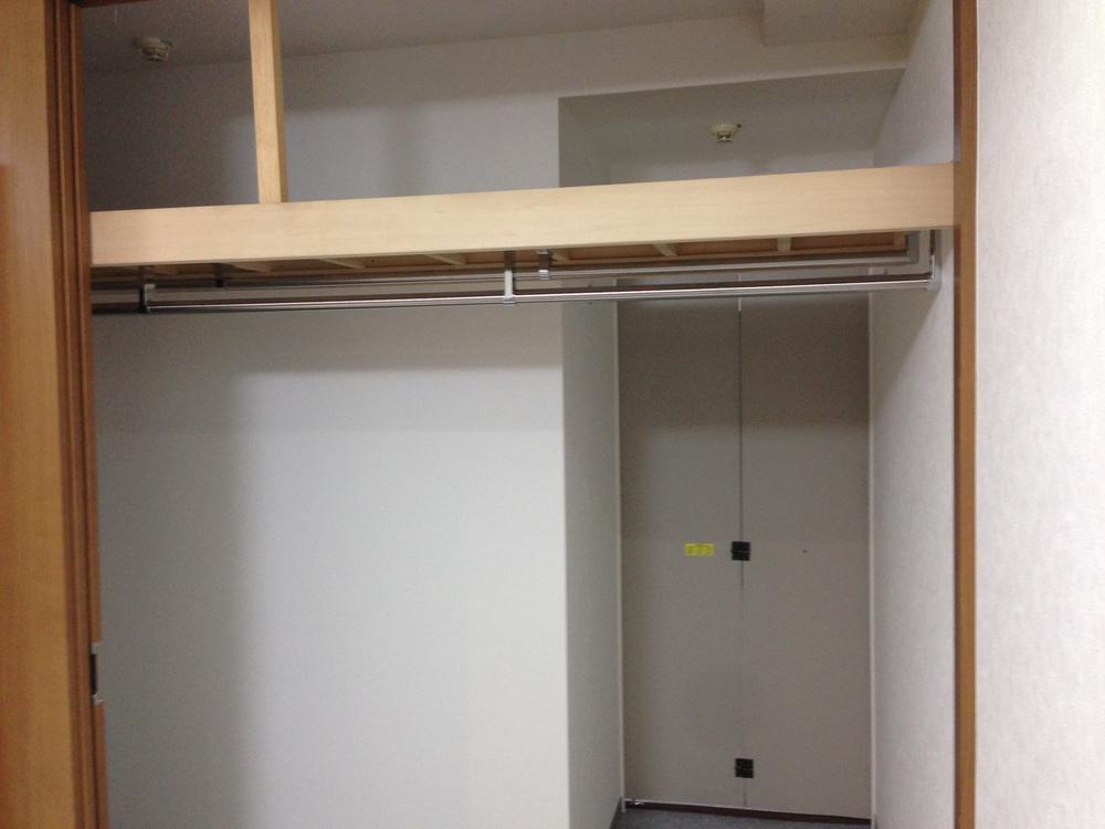 Receipt. Walk-in closet