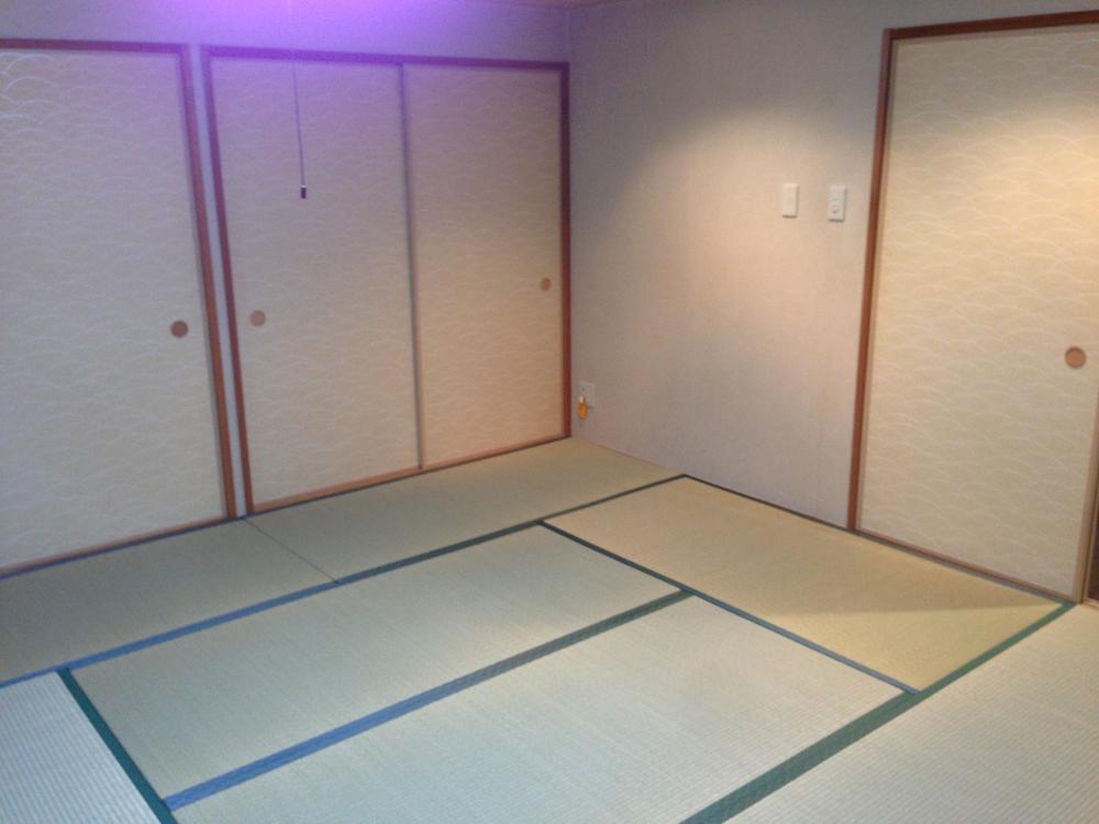 Non-living room. Indoor (12 May 2012) shooting