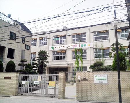 Junior high school. IbaraTanaka 1200m to school