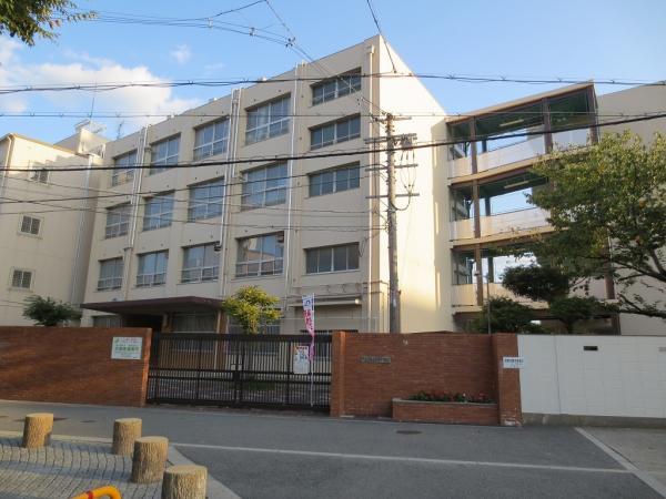 Junior high school. Osaka Municipal Yokozutsumi junior high school Up to 390m 390m