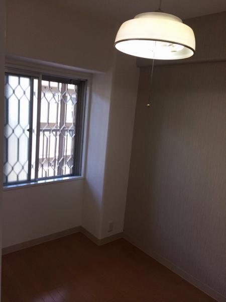 Non-living room. Western-style 4.5 Pledge