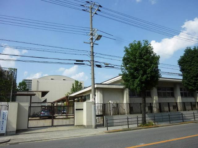 Junior high school. 1014m to Osaka Municipal Imazu junior high school