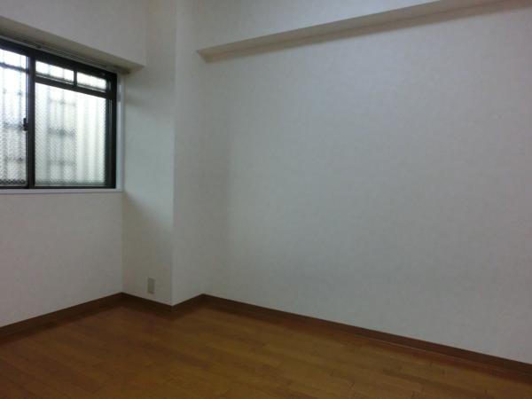 Non-living room. Indoor (11 May 2013) Shooting