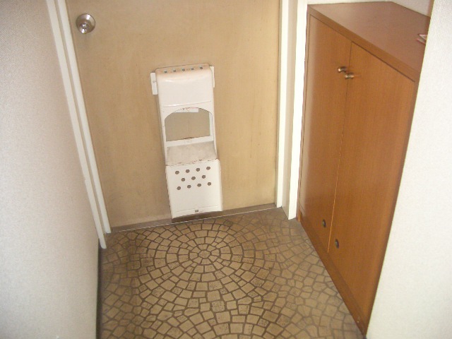 Kitchen. Entrance