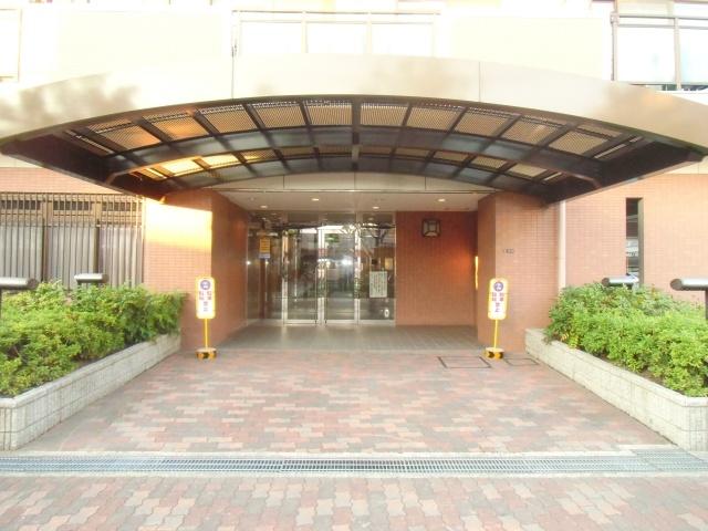Entrance. Is a 9-minute walk from Imazatosuji Line Shimmori Furuichi Station